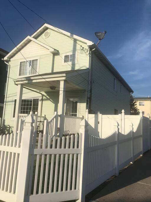 Private Br,ba,kit, Lr 9 Mins To New York