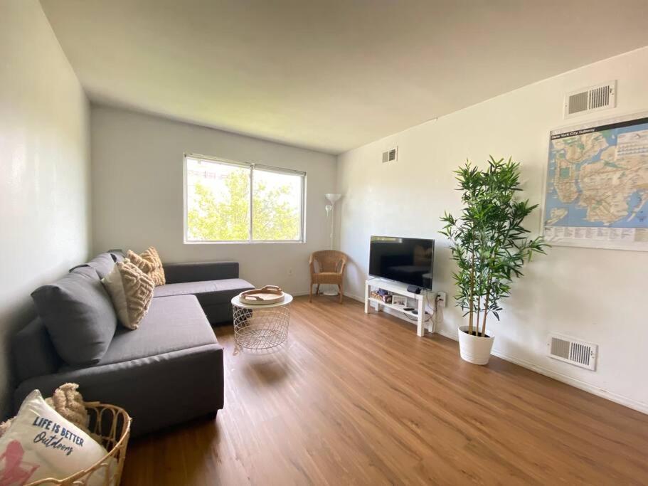Private Br,ba,kit, Lr 9 Mins To Séjour chez l'habitant *