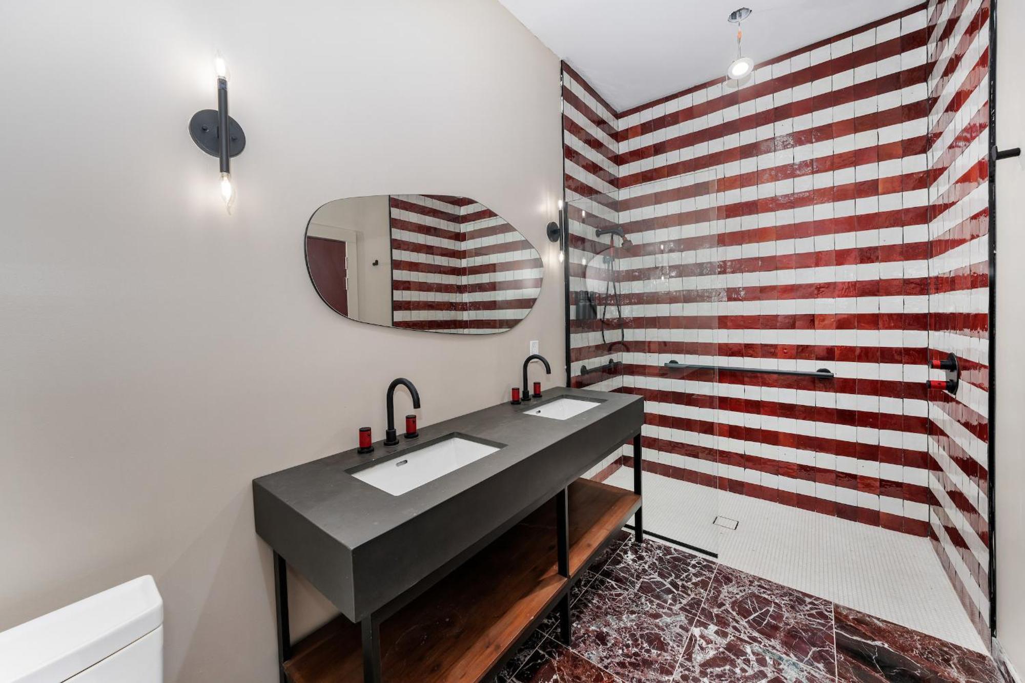 Landmarked Nyc Townhome - Sleeps 10 -group-friendly * New York
