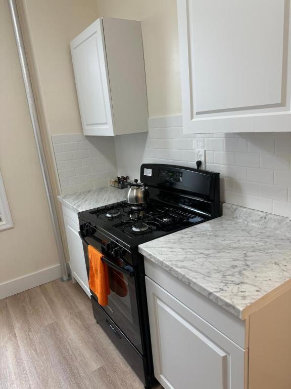 C8 Crown 1 Bedroom Appartement *