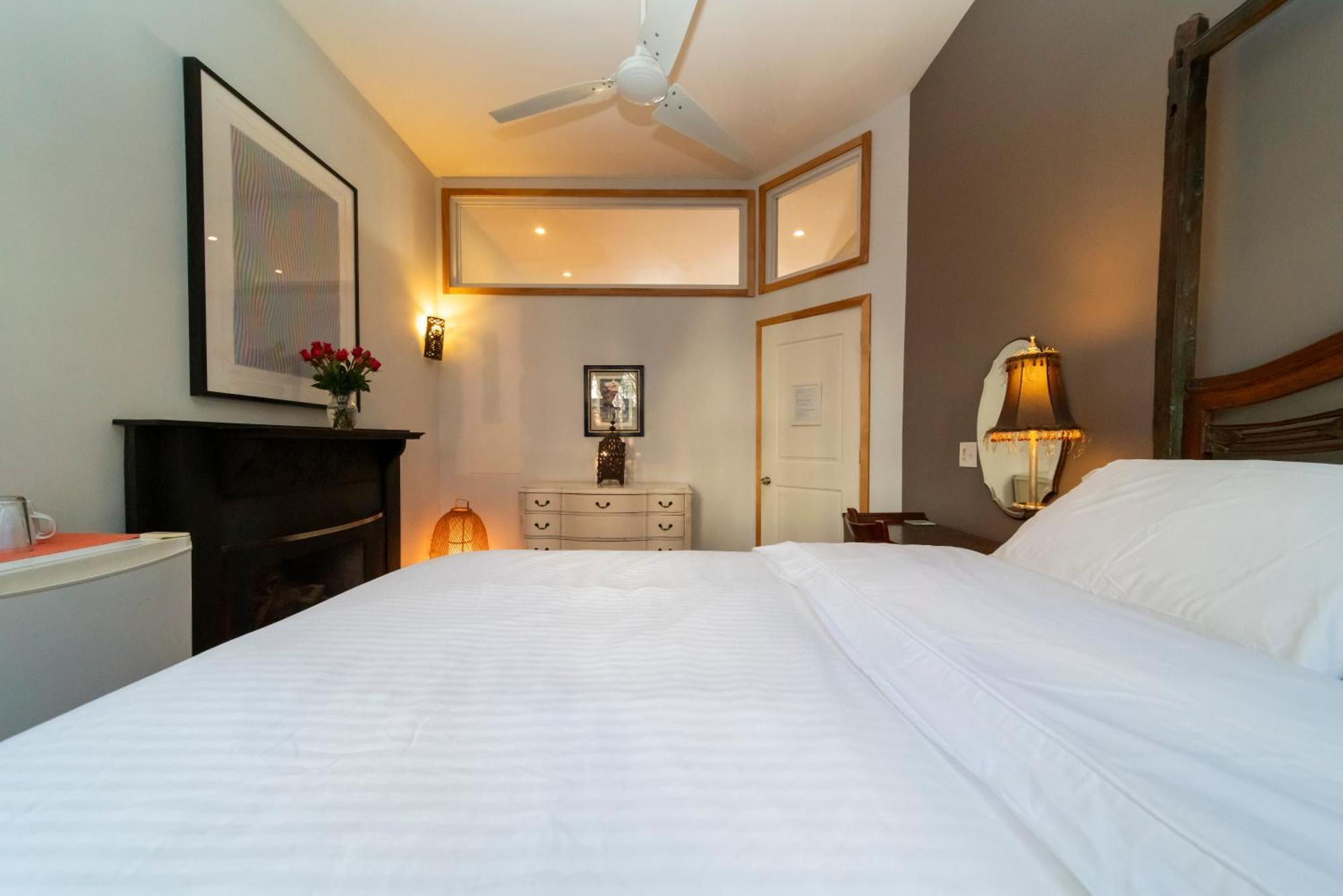 2 Bedrooms With One Private Bathroom In Lovely * New York