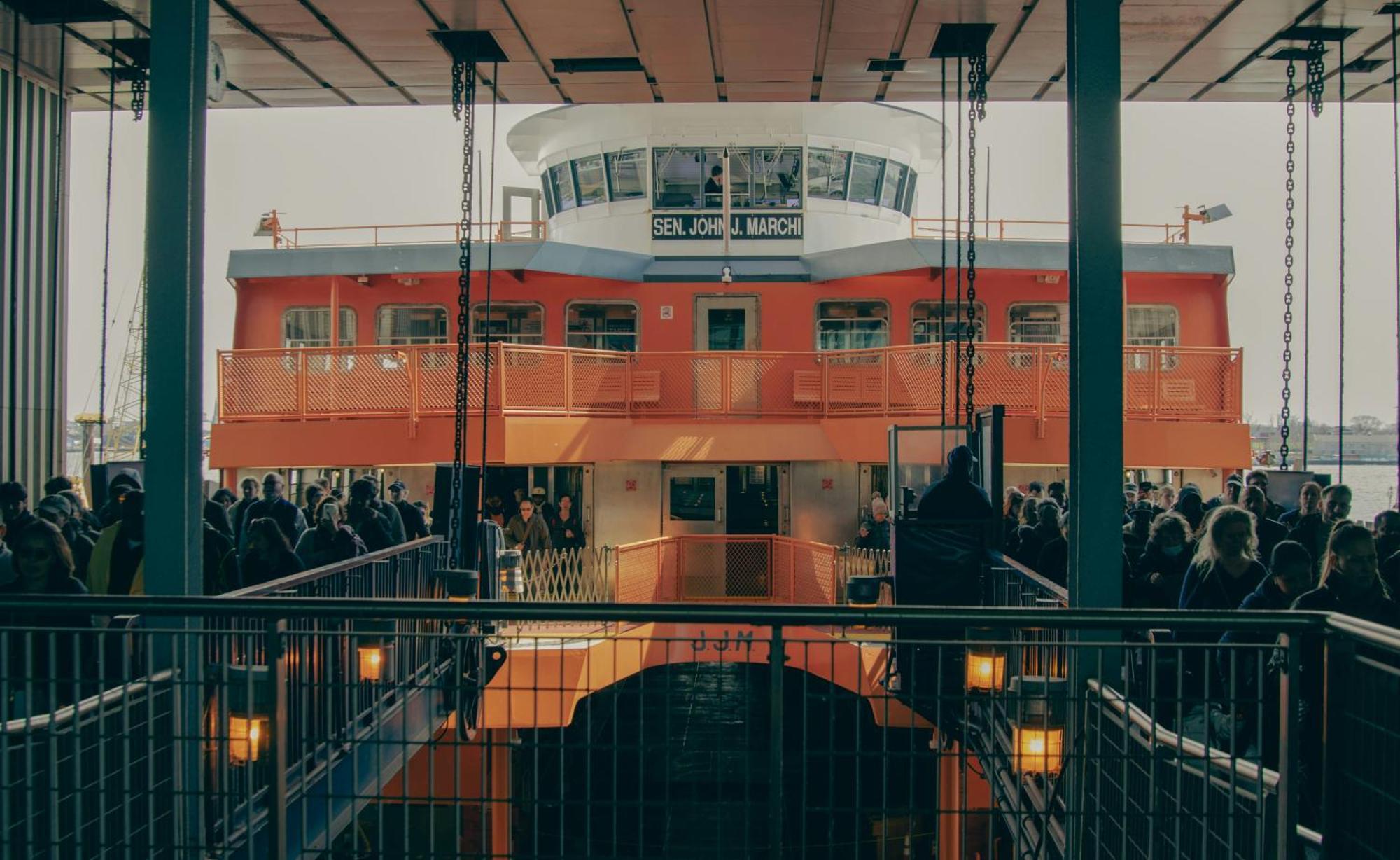 Private Bedroom Near The Free Ferry Boat! * New York