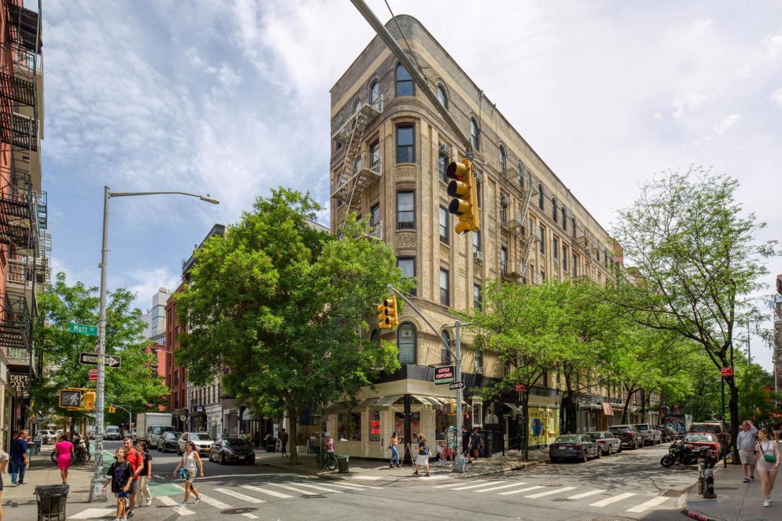 Stunning Nolita 1br W Wd Nr Soho Nyc-805 *