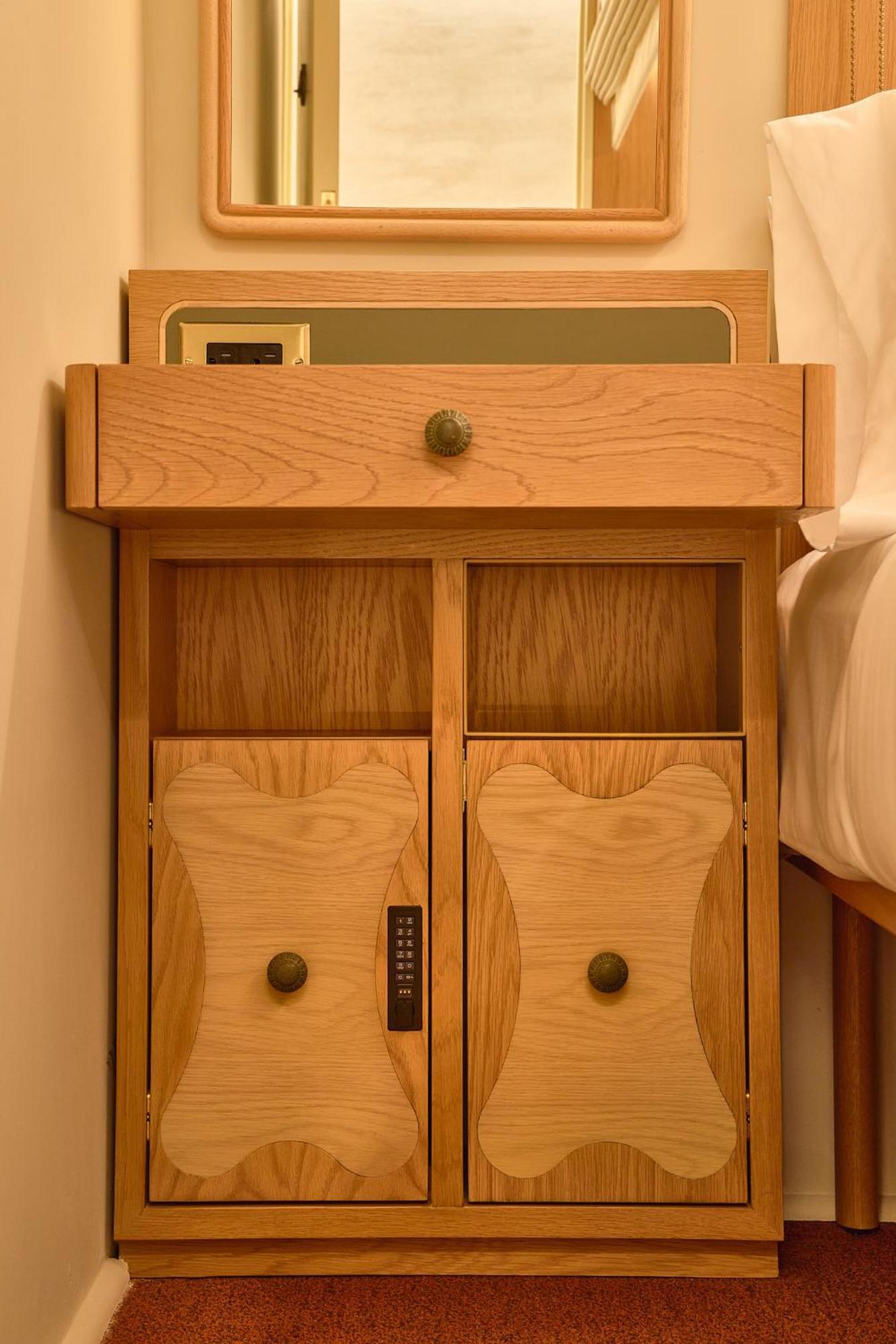 Now Now Noho (adults Only) *