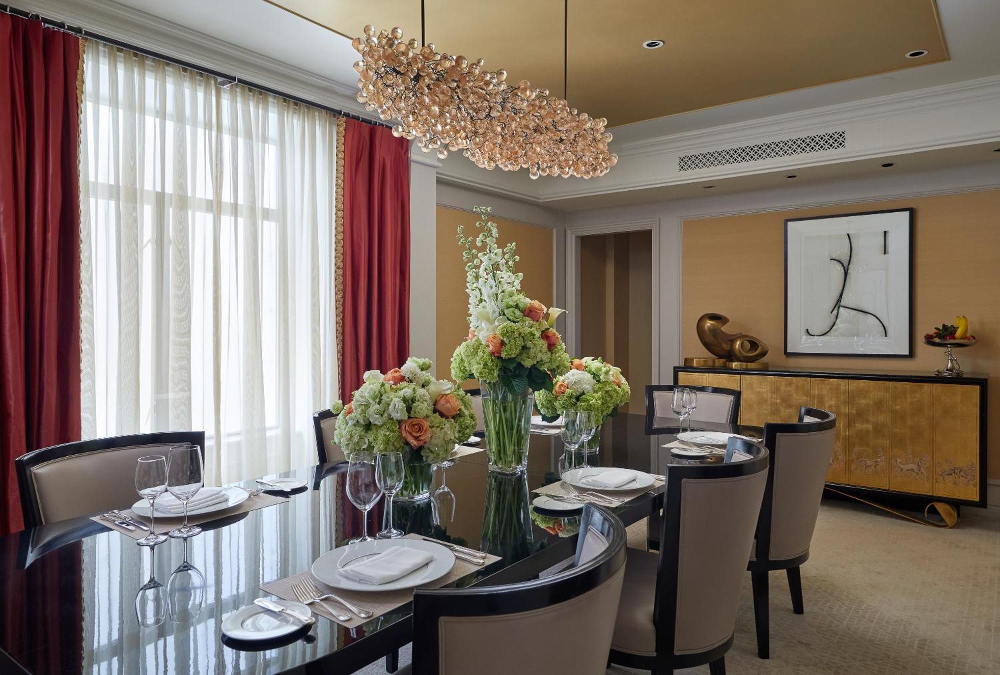 The Peninsula Hotel 5*