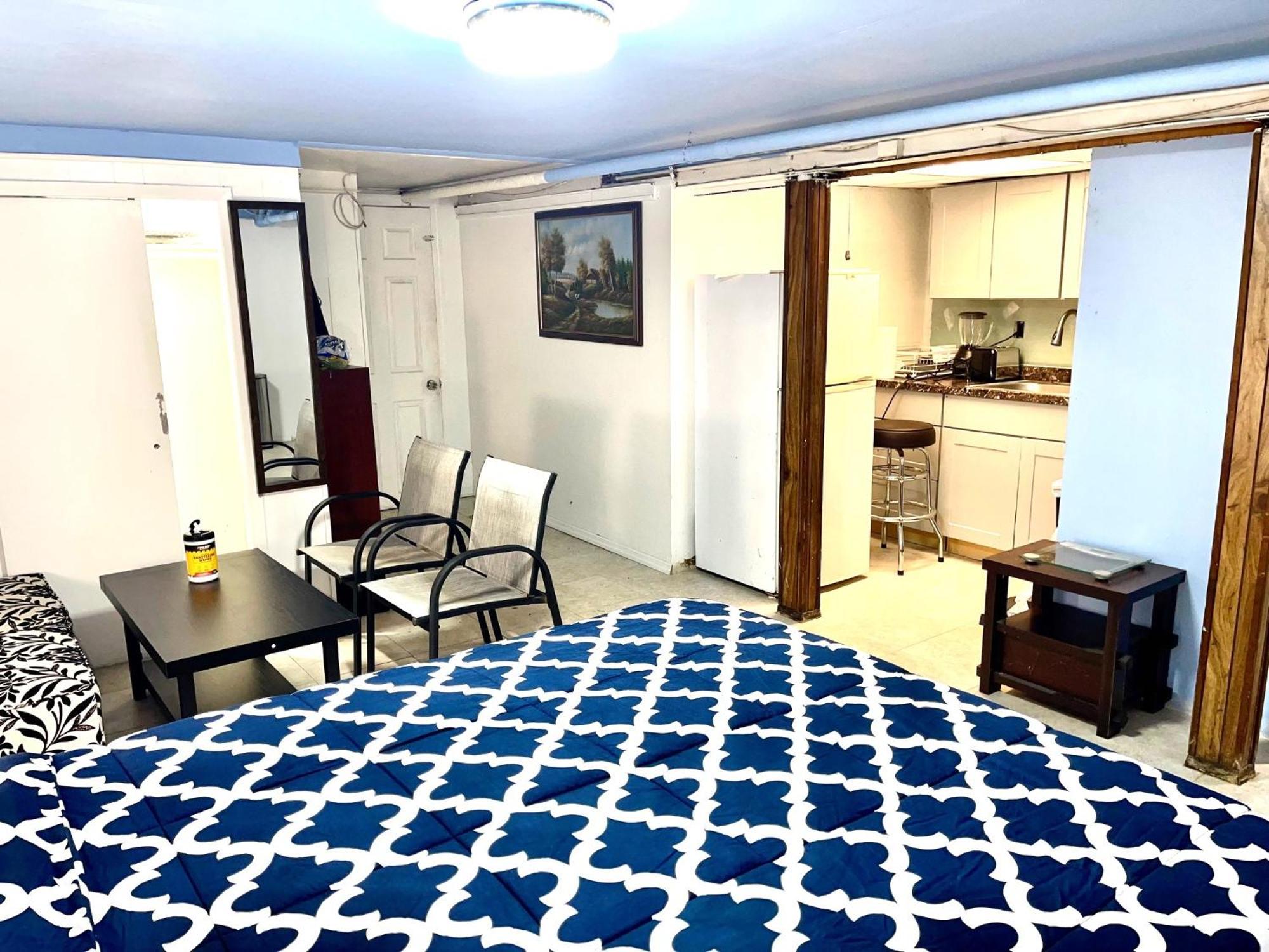 Lga Airport Near, Walk In Bsmt In A Private House! Appartement New York