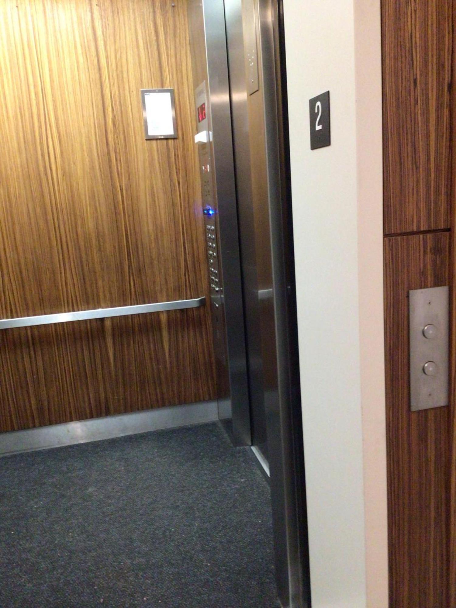 Large And Luxurious In Strivers Row Appartement