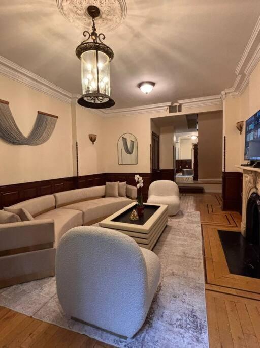 Apartment Midtown Charming House New York