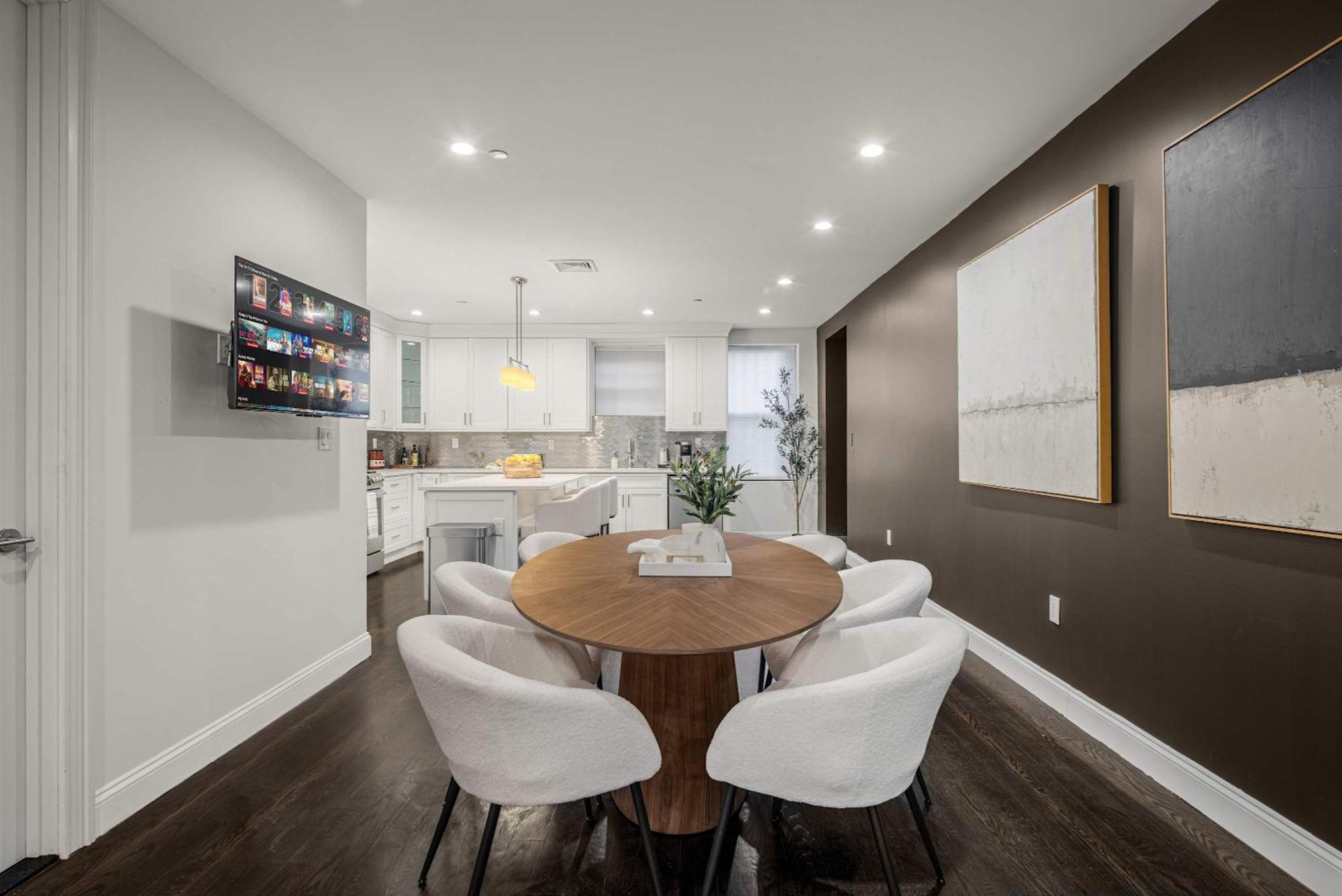 Luxe Harlem Retreat 3br Designer W Parking Appartement New York