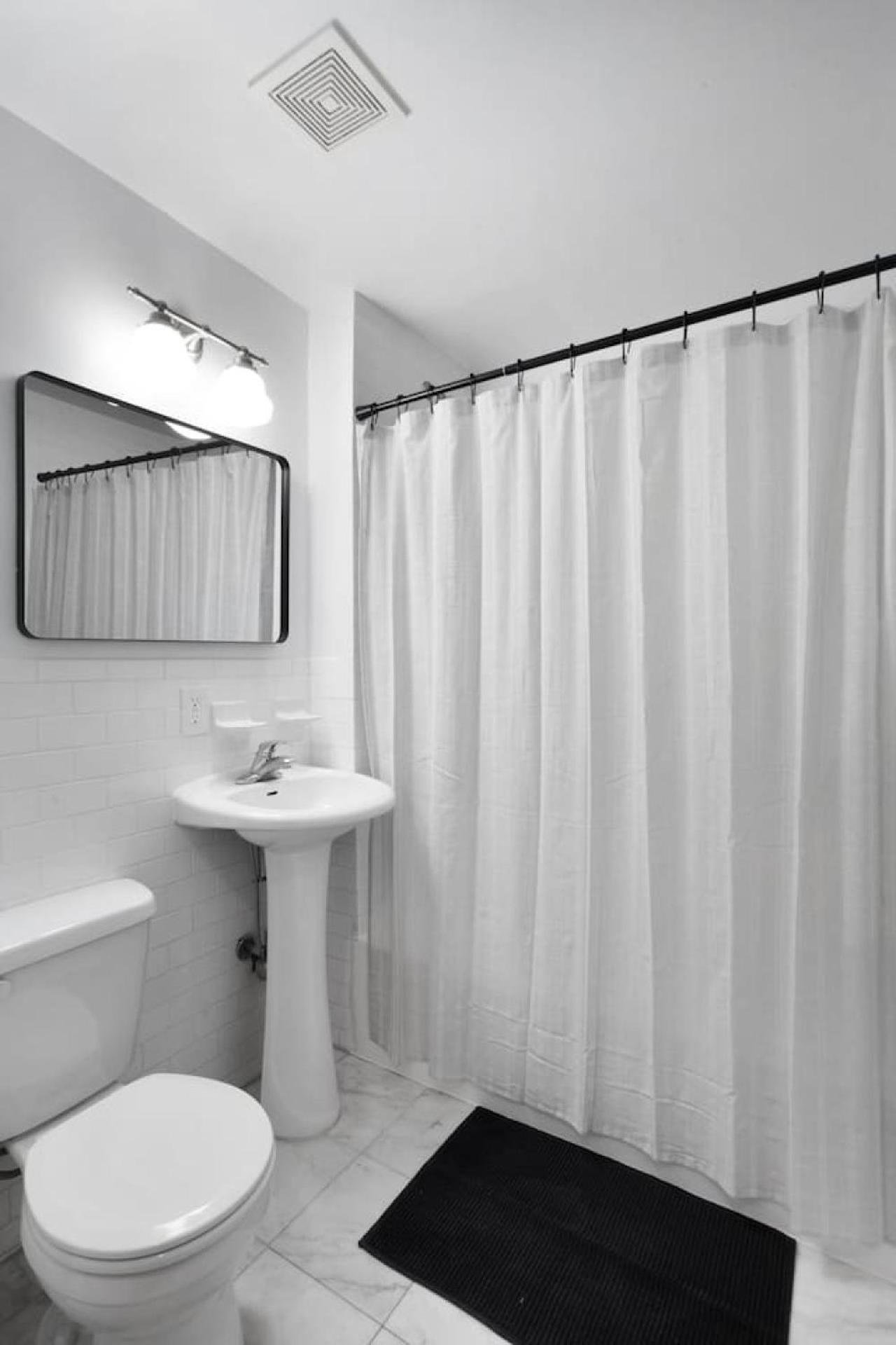 Charming Park Townhome *