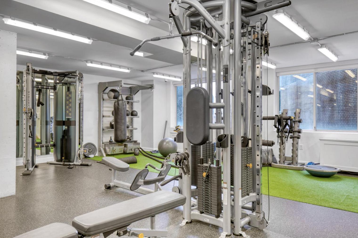 Apartment Midtown East 2br W Gym Roofdeck Nr Parks Nyc-1207