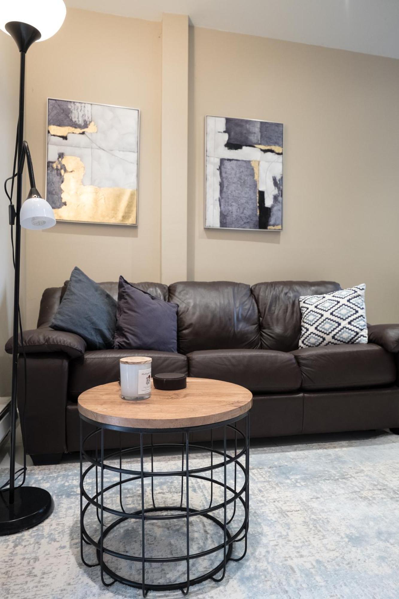 2 Bd Next To Park * New York