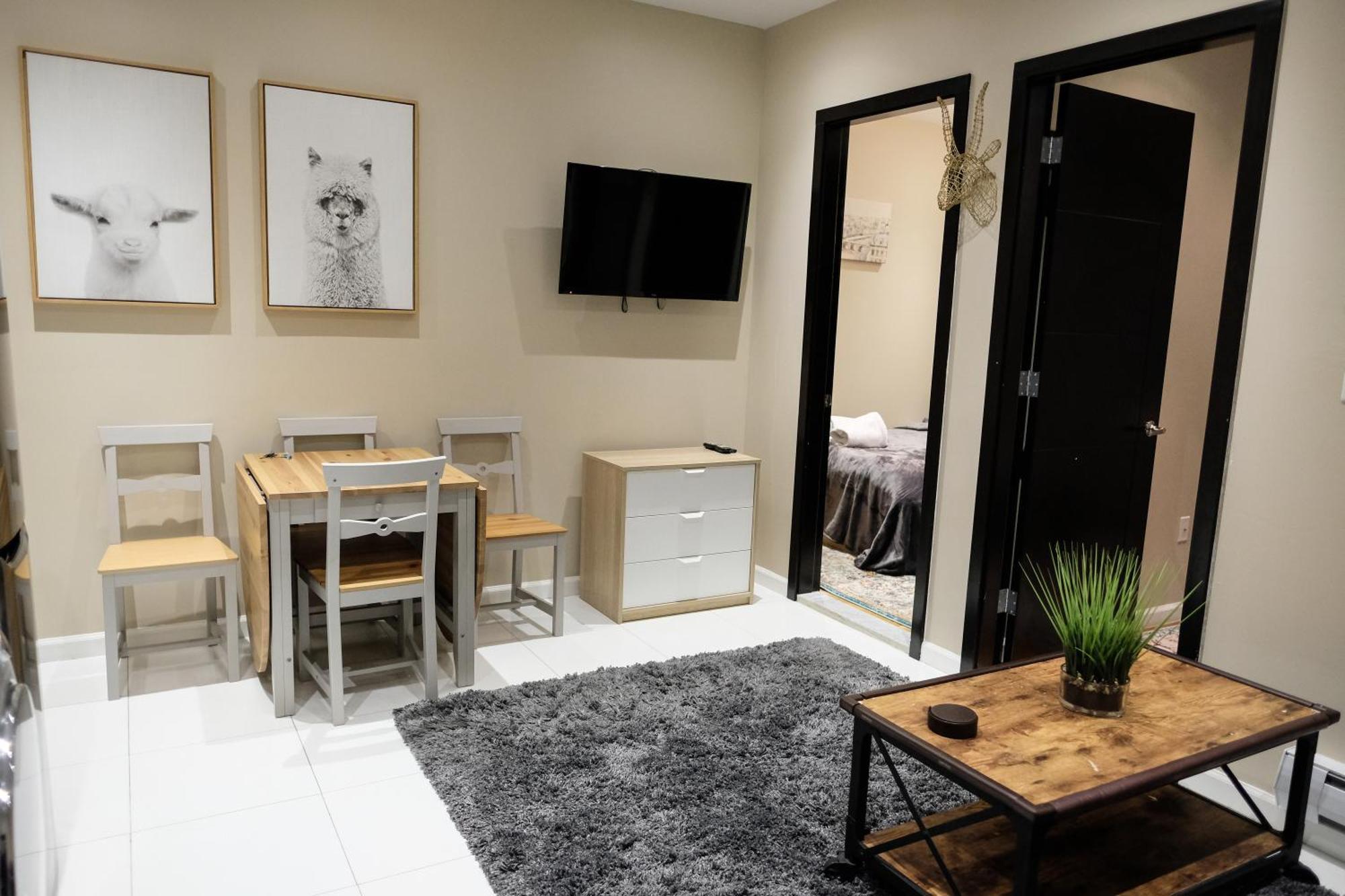 2 Bd Next To Park Apartment