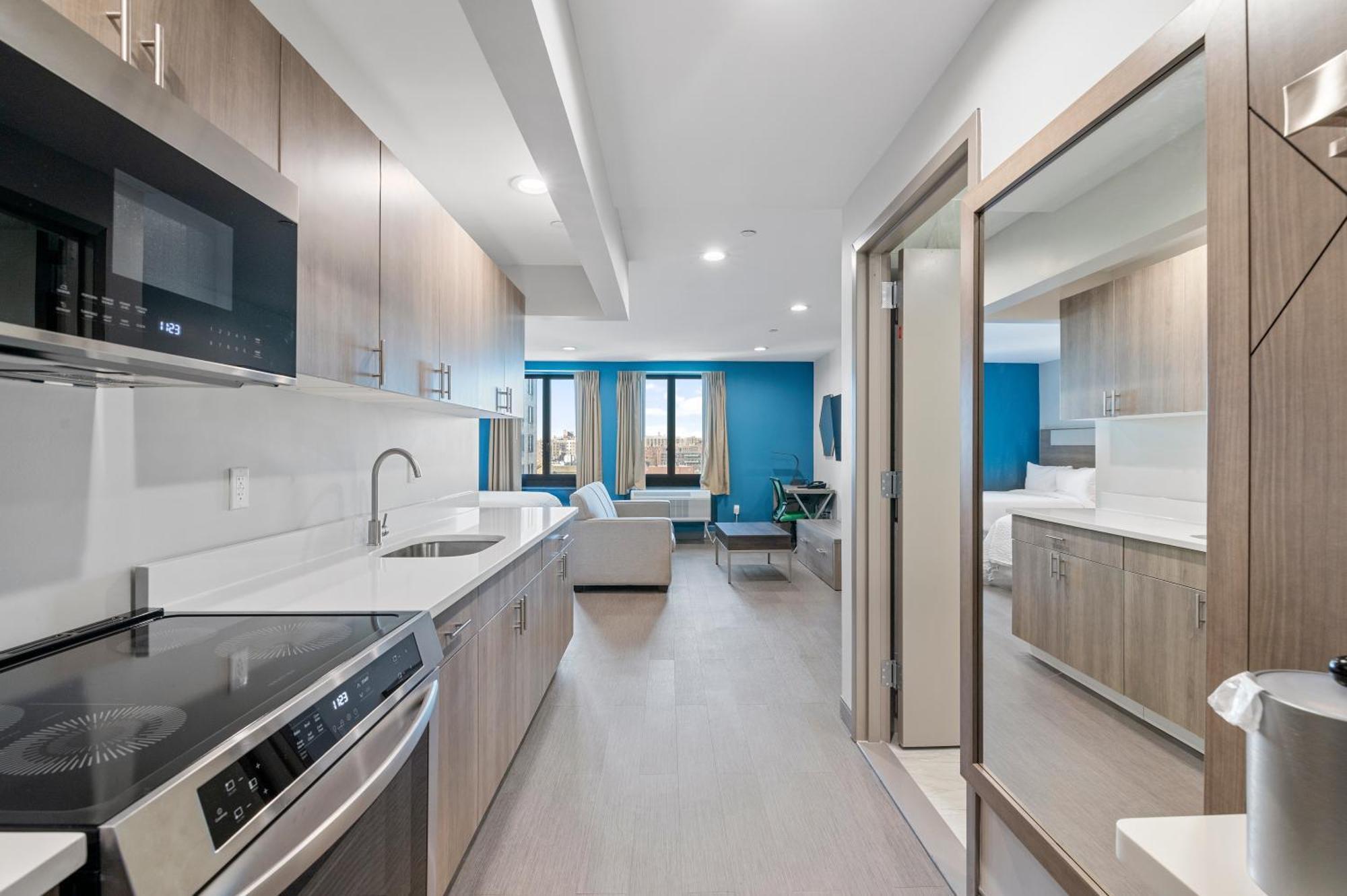 Holiday Express & 3*