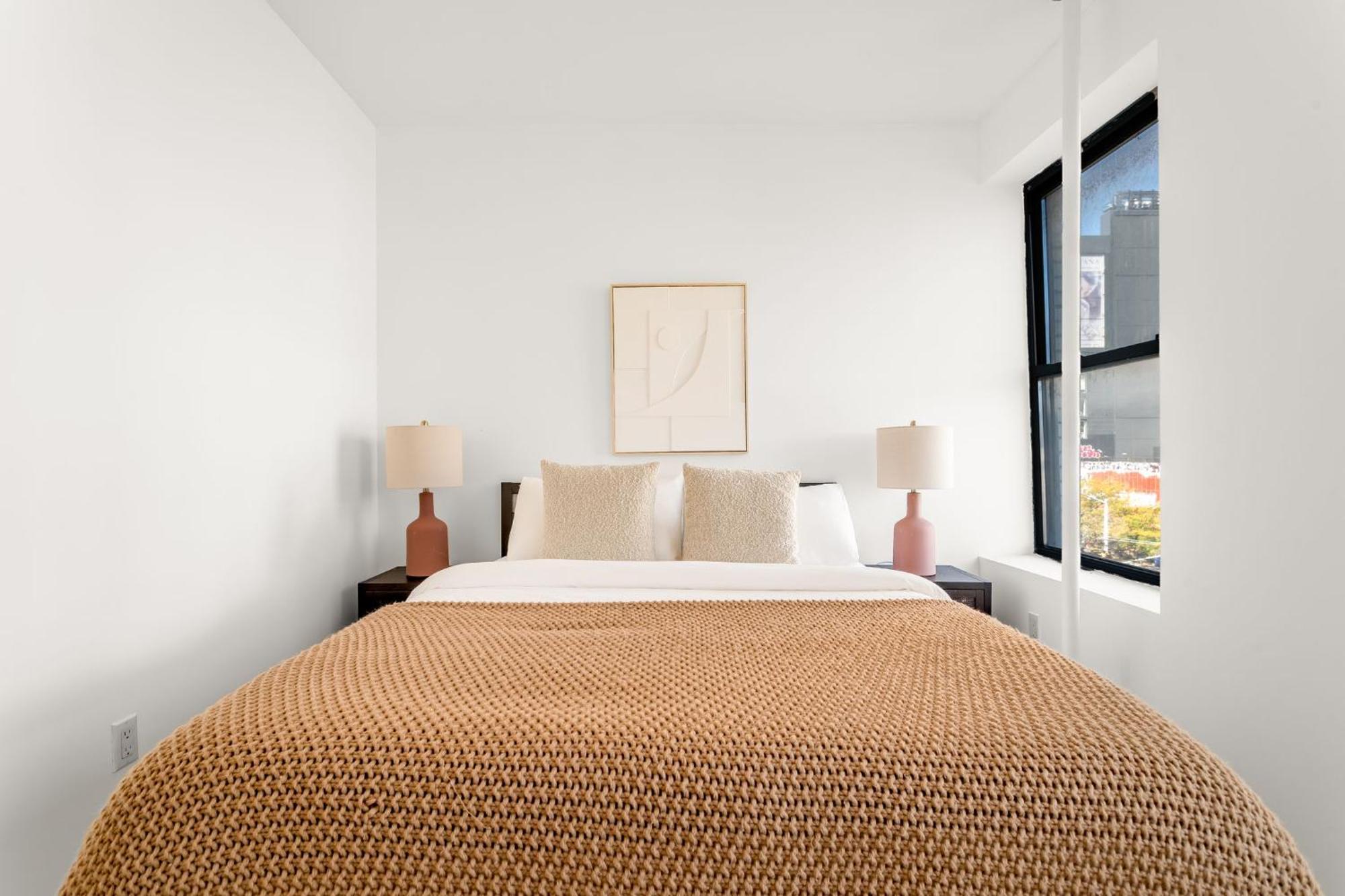 Apartment Lower East Side 3bedroom And 1bath Near Nyc Iconic Landmarks *