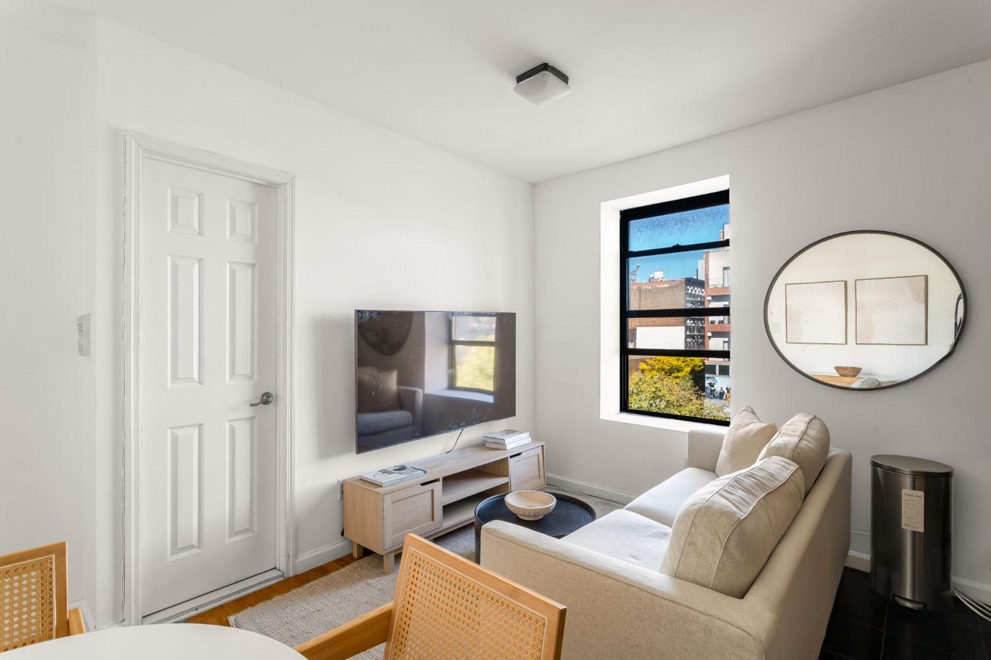 Lower East Side 3bedroom And 1bath Near Nyc Iconic Landmarks * New York