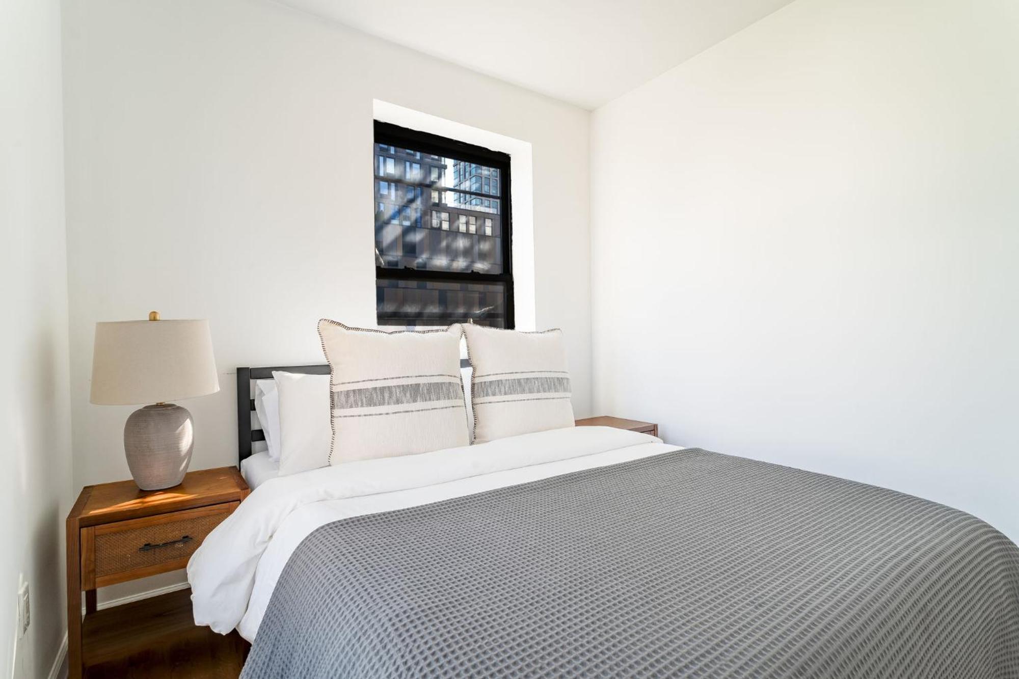 Apartment Lower East Side 3bedroom And 1bath Near Nyc Iconic Landmarks *