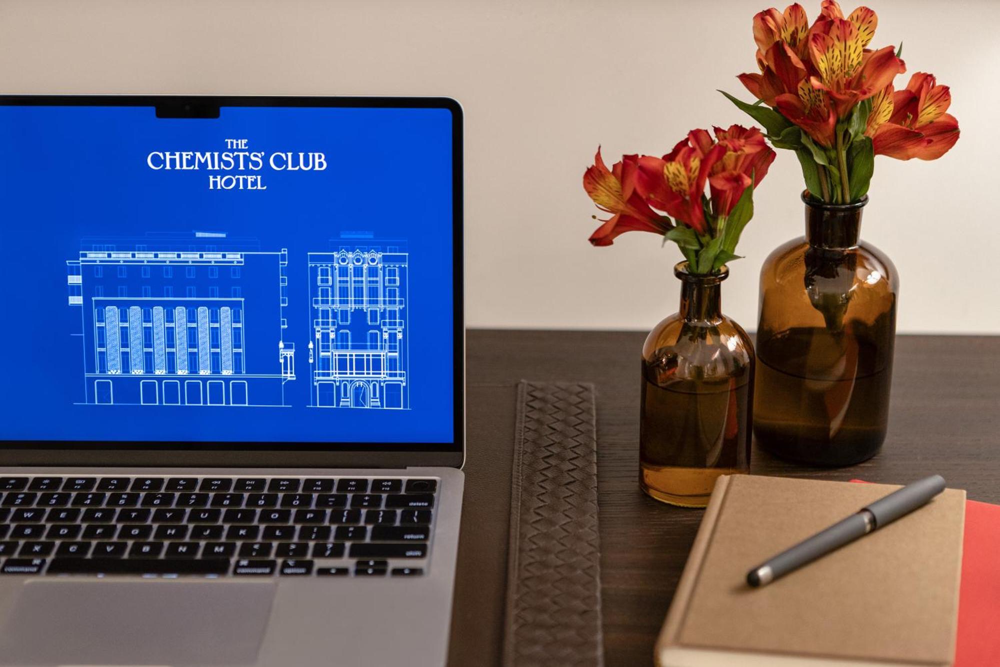 The Chemists Club 4*