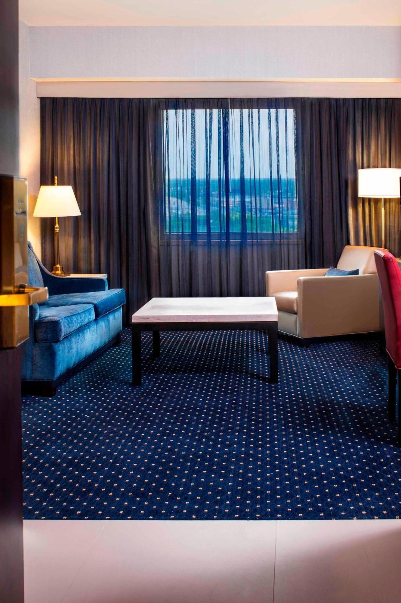 Hotel Courtyard By Marriott Jfk Airport 3*