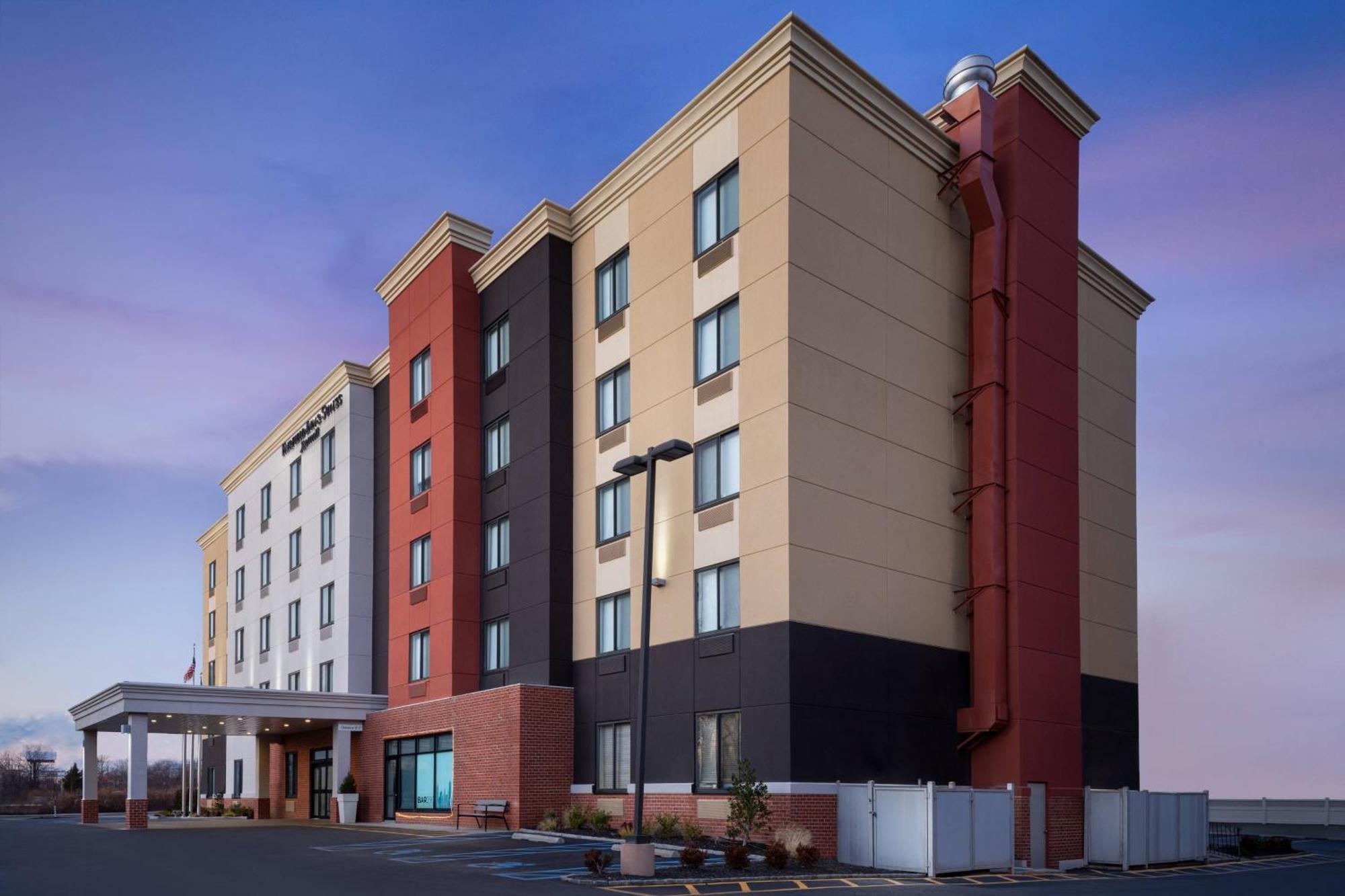 Hotel Fairfield & By Marriott Staten Island New York