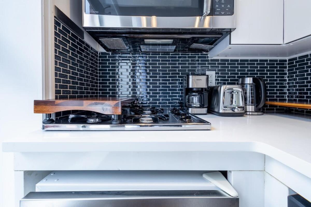 69-5c Festive Comfort Brand New 1br Lower East Side Christmas Ready * New York