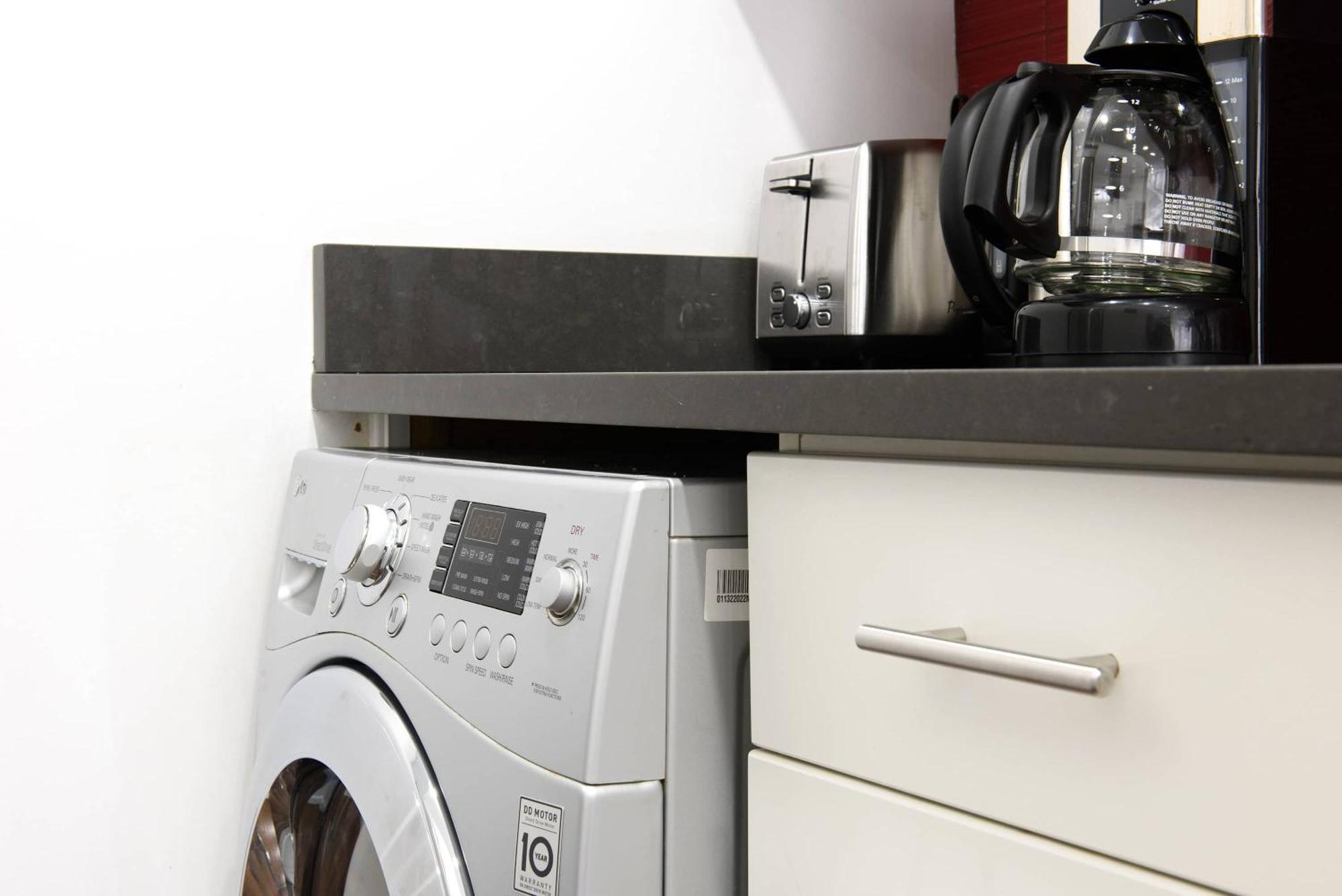 Apartment 809-5a Gorgeous New 1br Heart Of Midtown