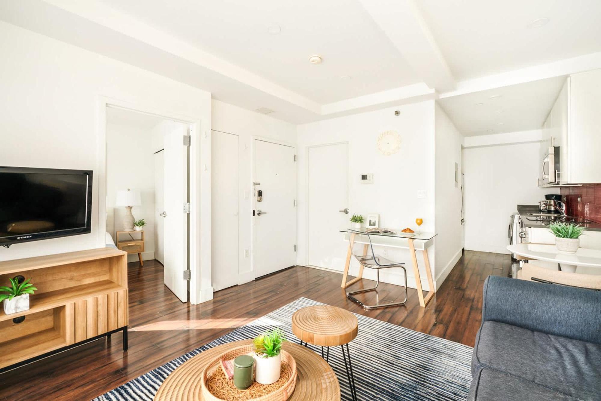 809-5a Gorgeous New 1br Heart Of Midtown Apartment *