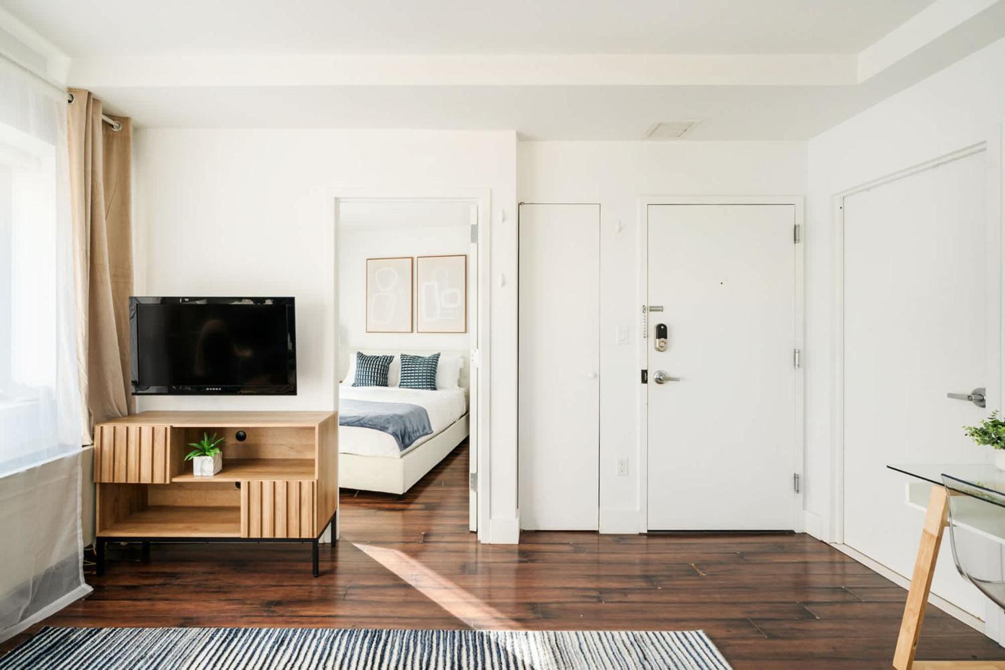 809-5a Gorgeous New 1br Heart Of Midtown