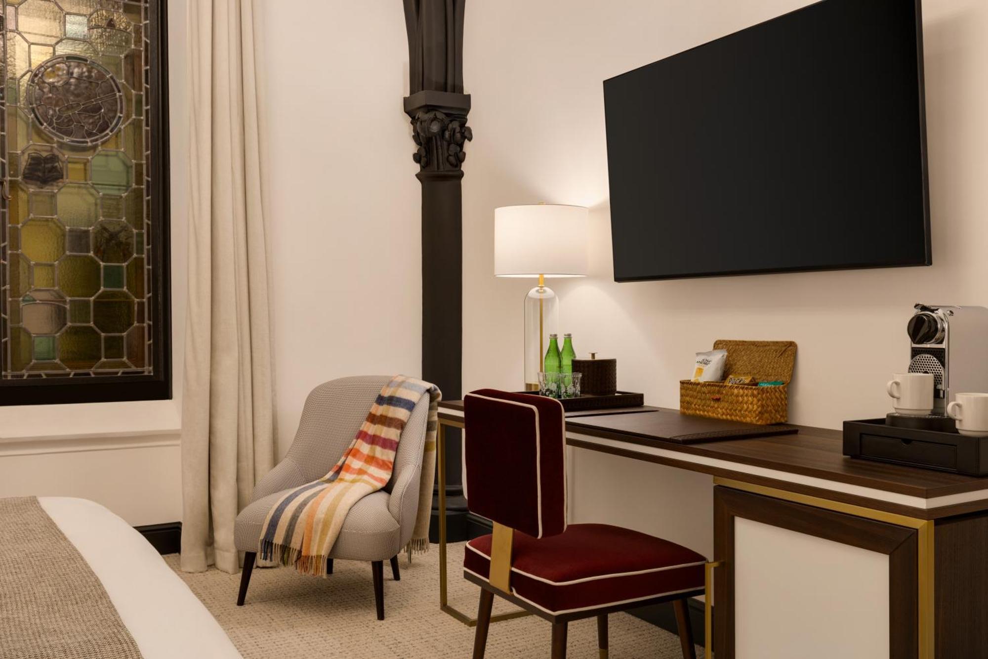 The Chemists Club 4*