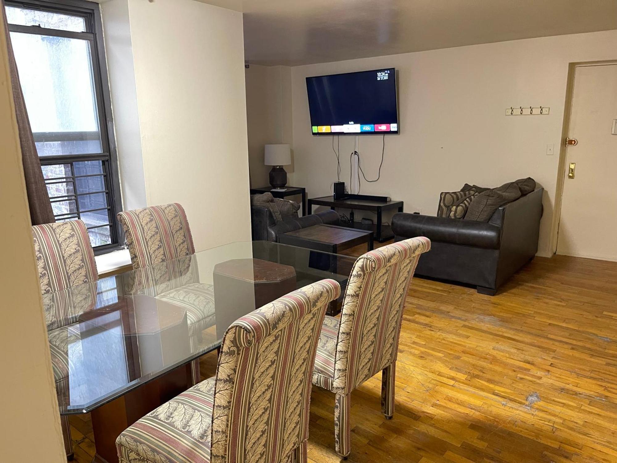 Apartment One Bedroom By Month Next To Bronx Zoo *