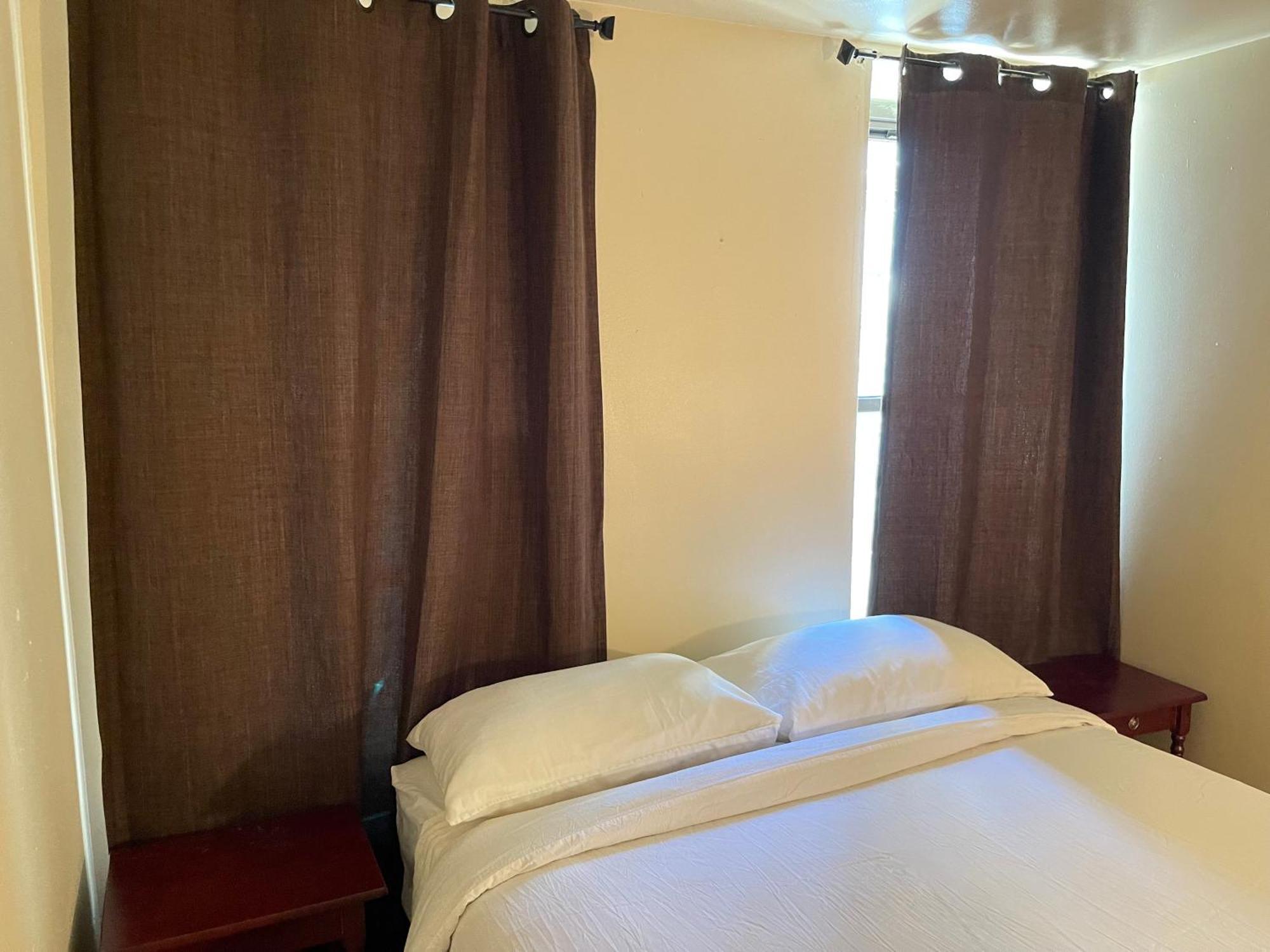 One Bedroom By Month Next To Bronx Zoo Apartment *