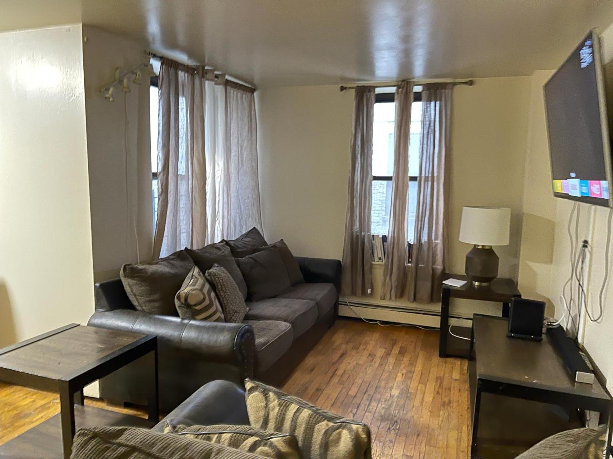 Apartment One Bedroom By Month Next To Bronx Zoo *