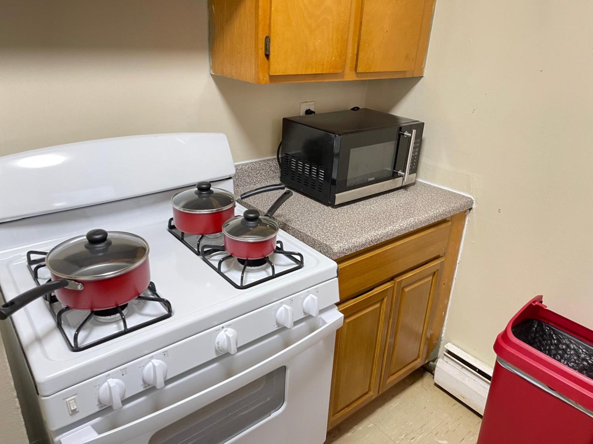 One Bedroom By Month Next To Bronx Zoo *