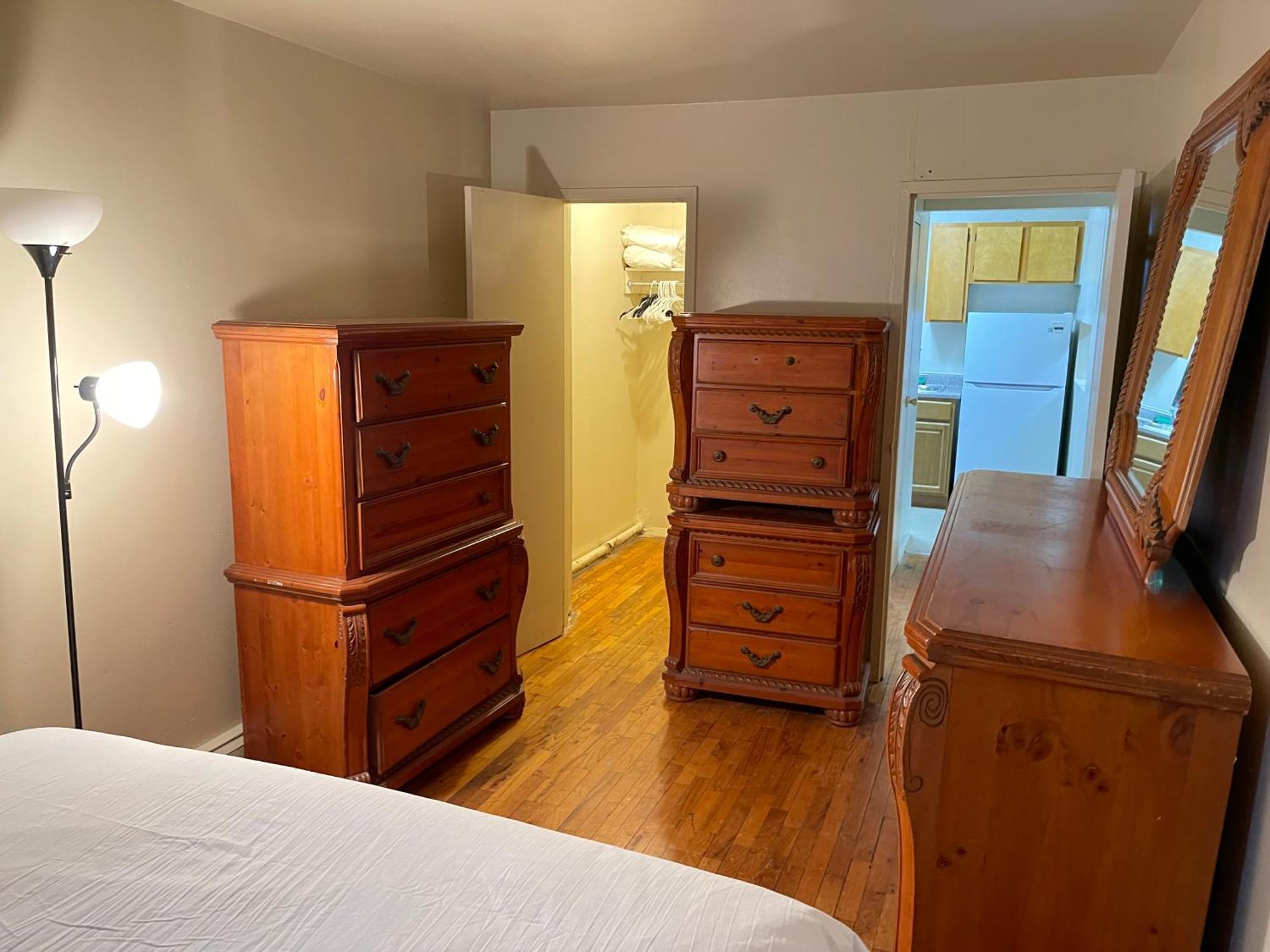 One Bedroom By Month Next To Bronx Zoo Apartment New York