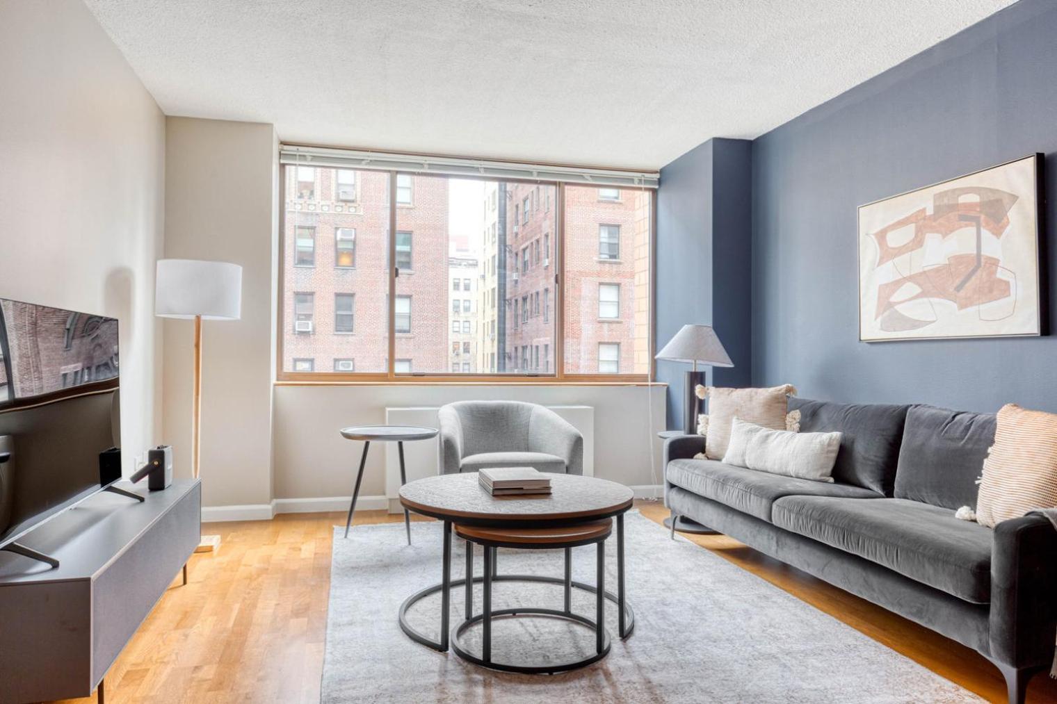 Uws 1br W Gym Doorman Elevator Nr Park Nyc-1049 *