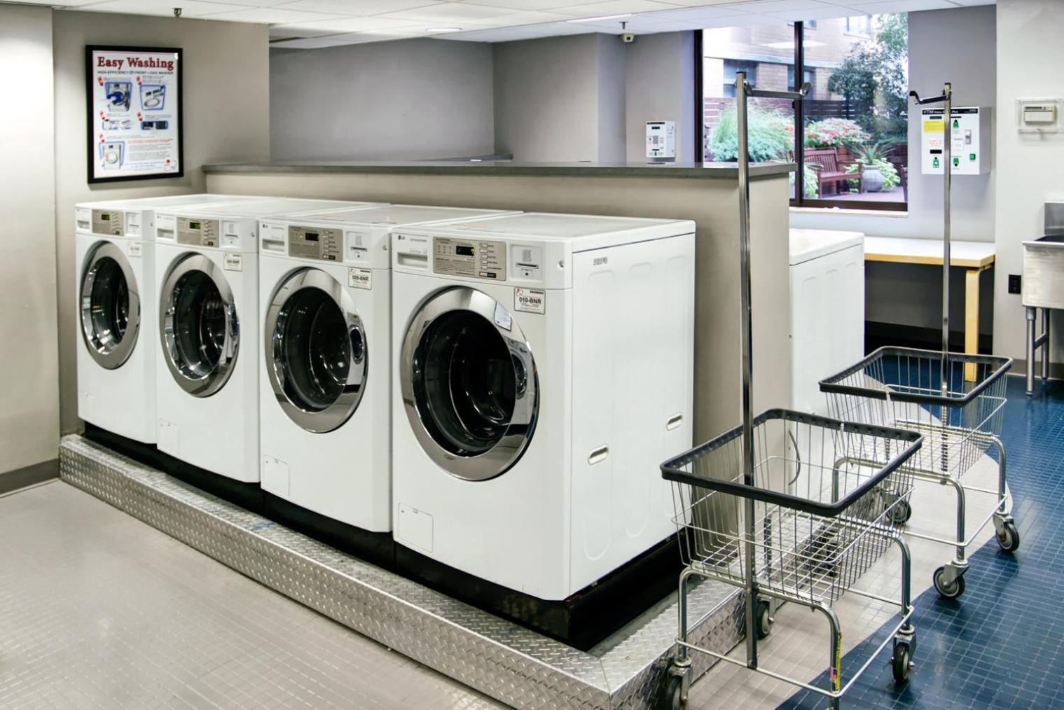 Uws 1br W Gym Doorman Elevator Nr Park Nyc-1049 * New York