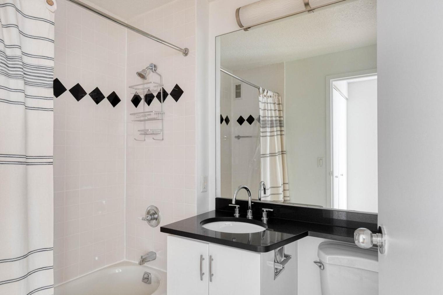 Apartment Uws 1br W Gym Doorman Elevator Nr Park Nyc-1049