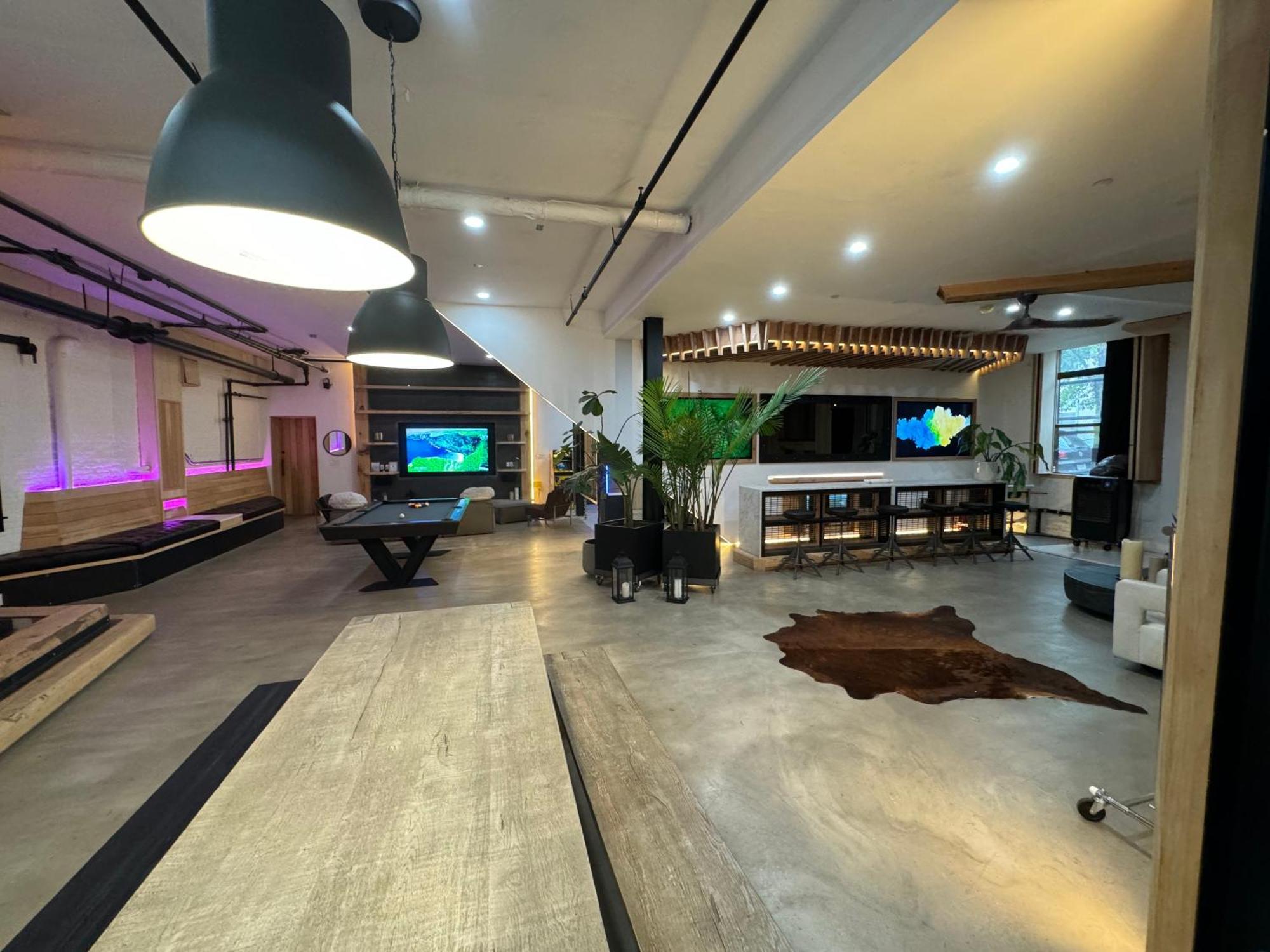 Extraordinary 3 Bedrooms Gigantic Loft Appartement *