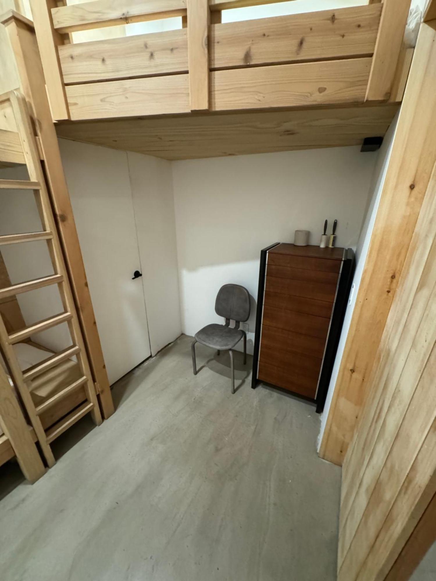 Extraordinary 3 Bedrooms Gigantic Loft Appartement