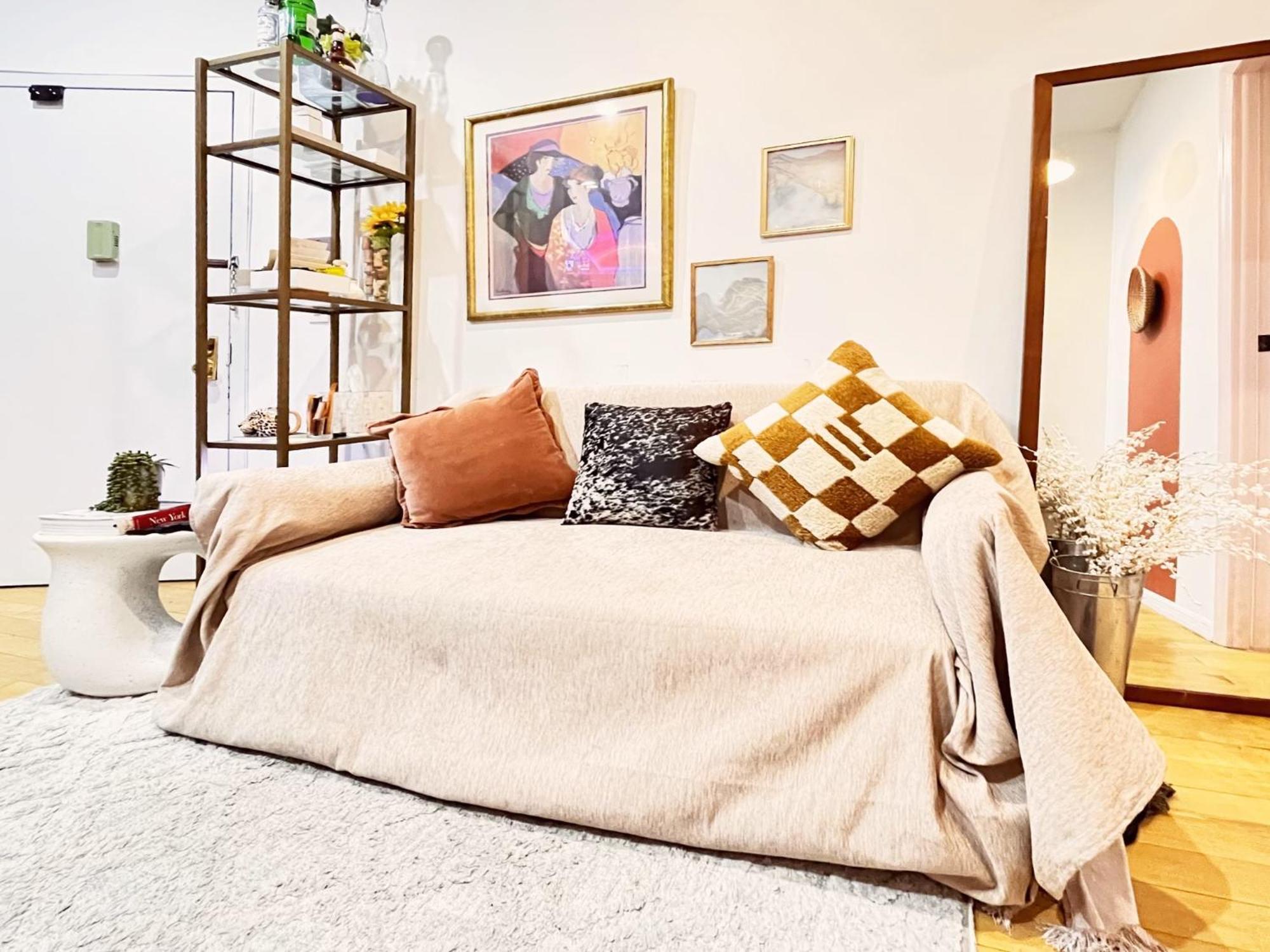 Terracotta - Small Private Bedroom In Les Séjour chez l'habitant *