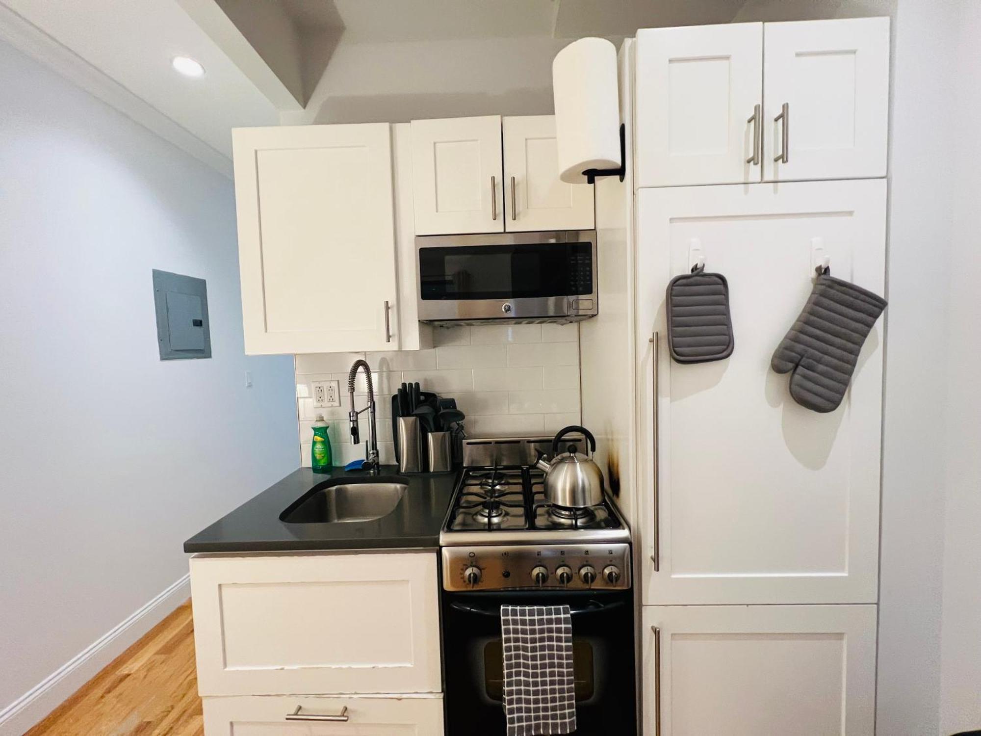 Times Square Luxe Apartment