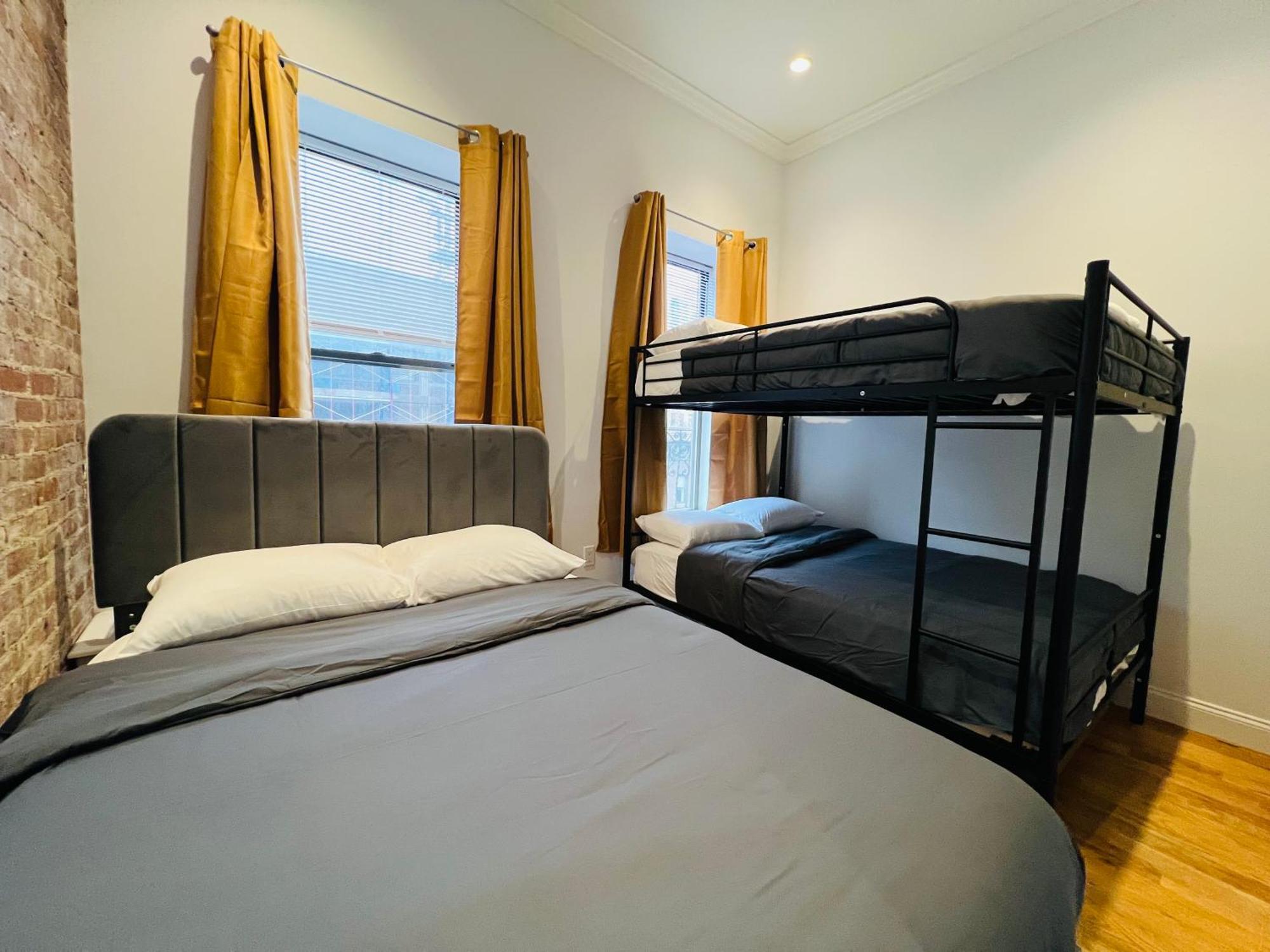 Times Square Luxe Apartment