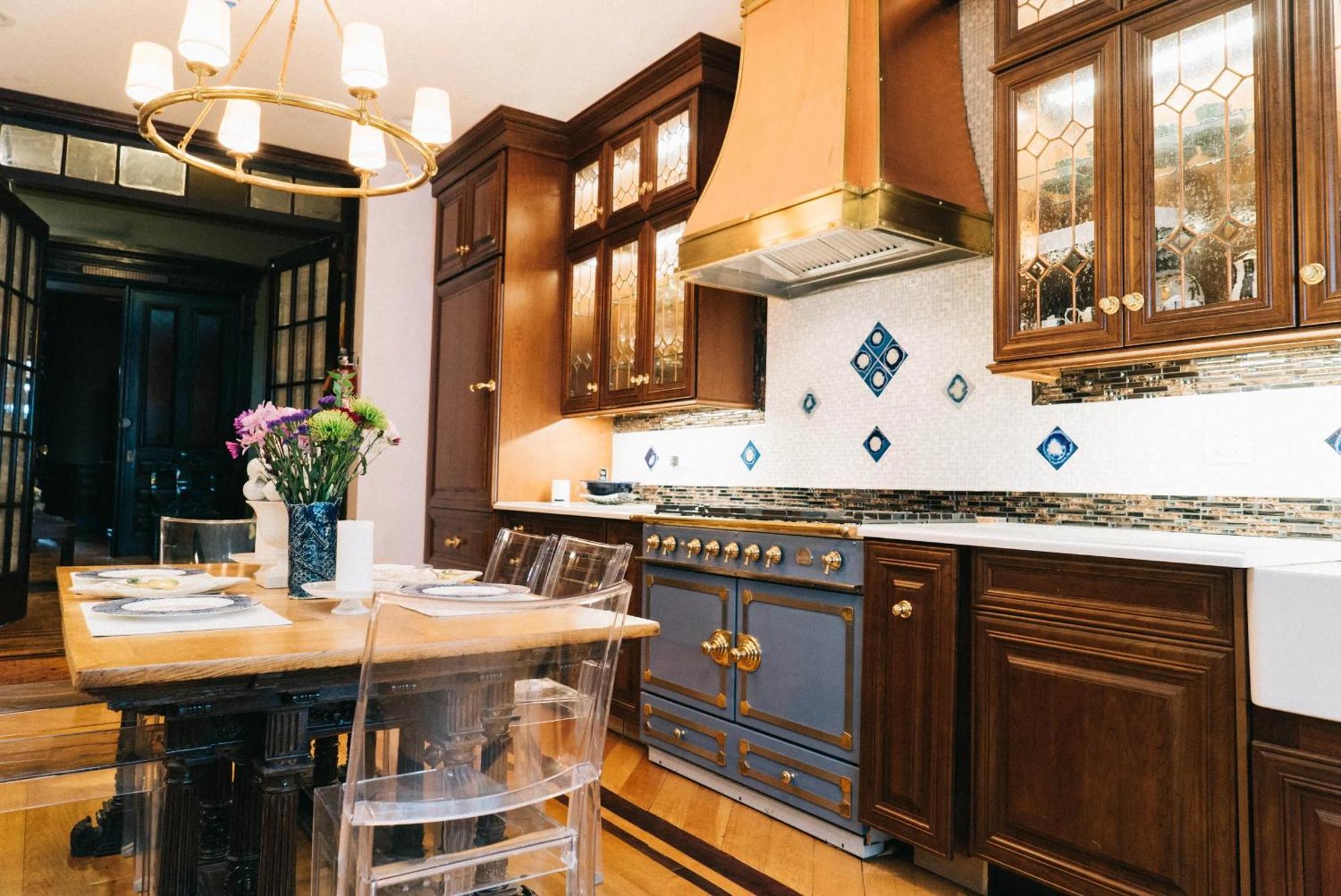 Northern Lights Mansion 4* New York