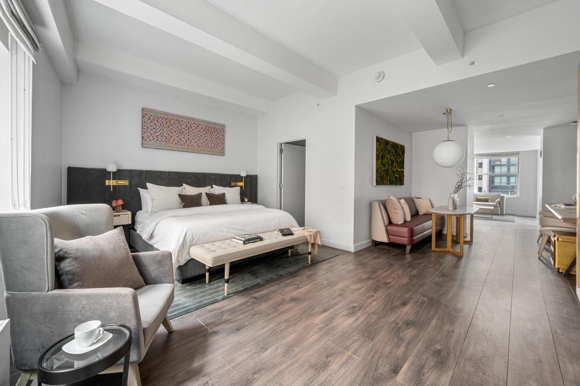 17john Aparthotel
