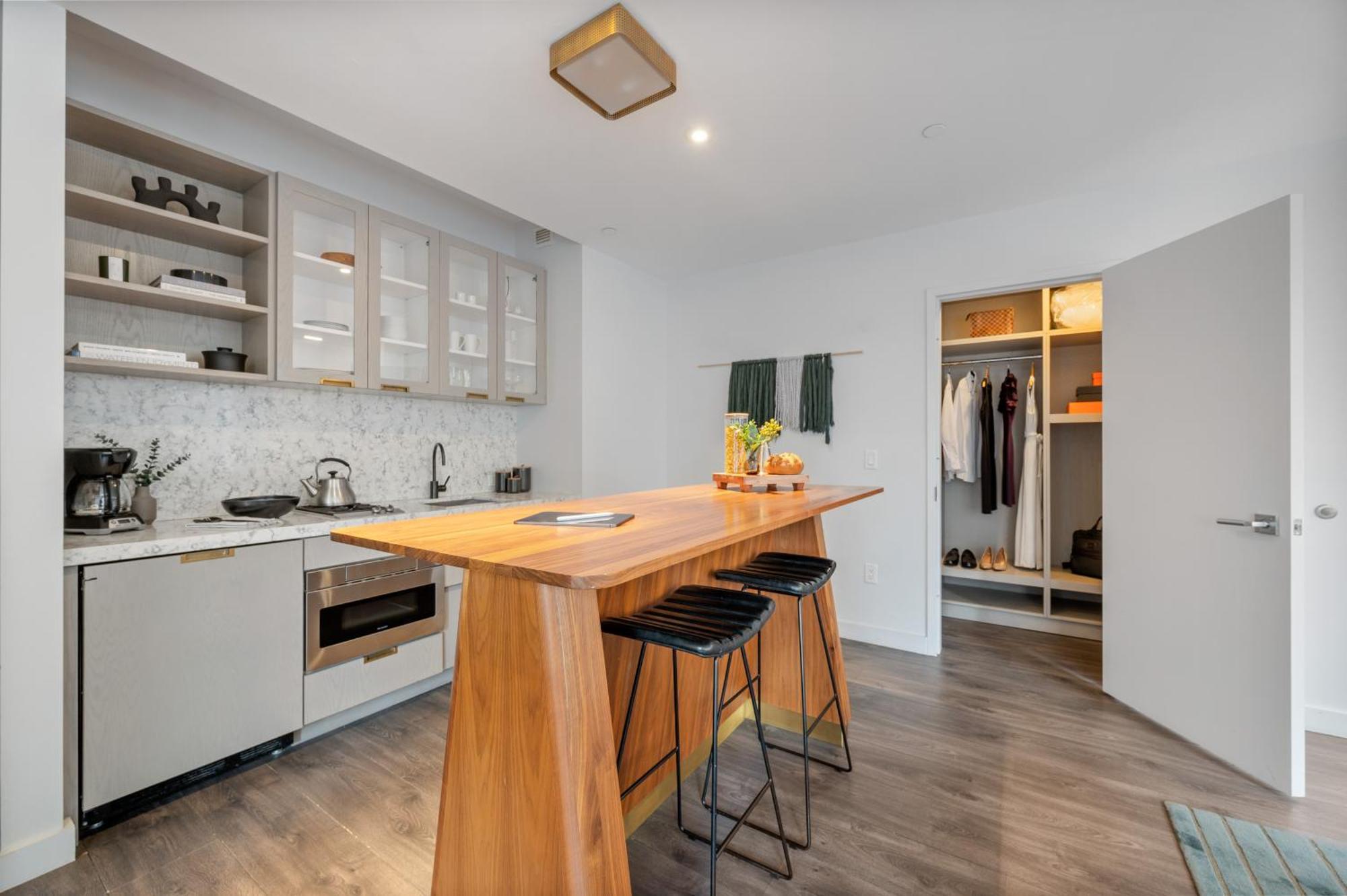 Aparthotel 17john 5*