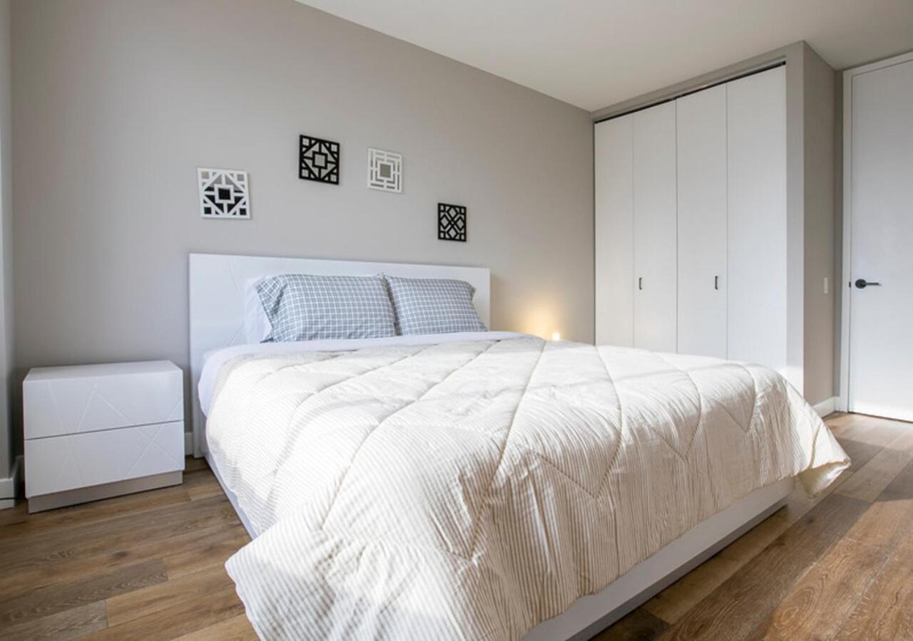 Apartment 1 Bed 1 Bath In West Side *