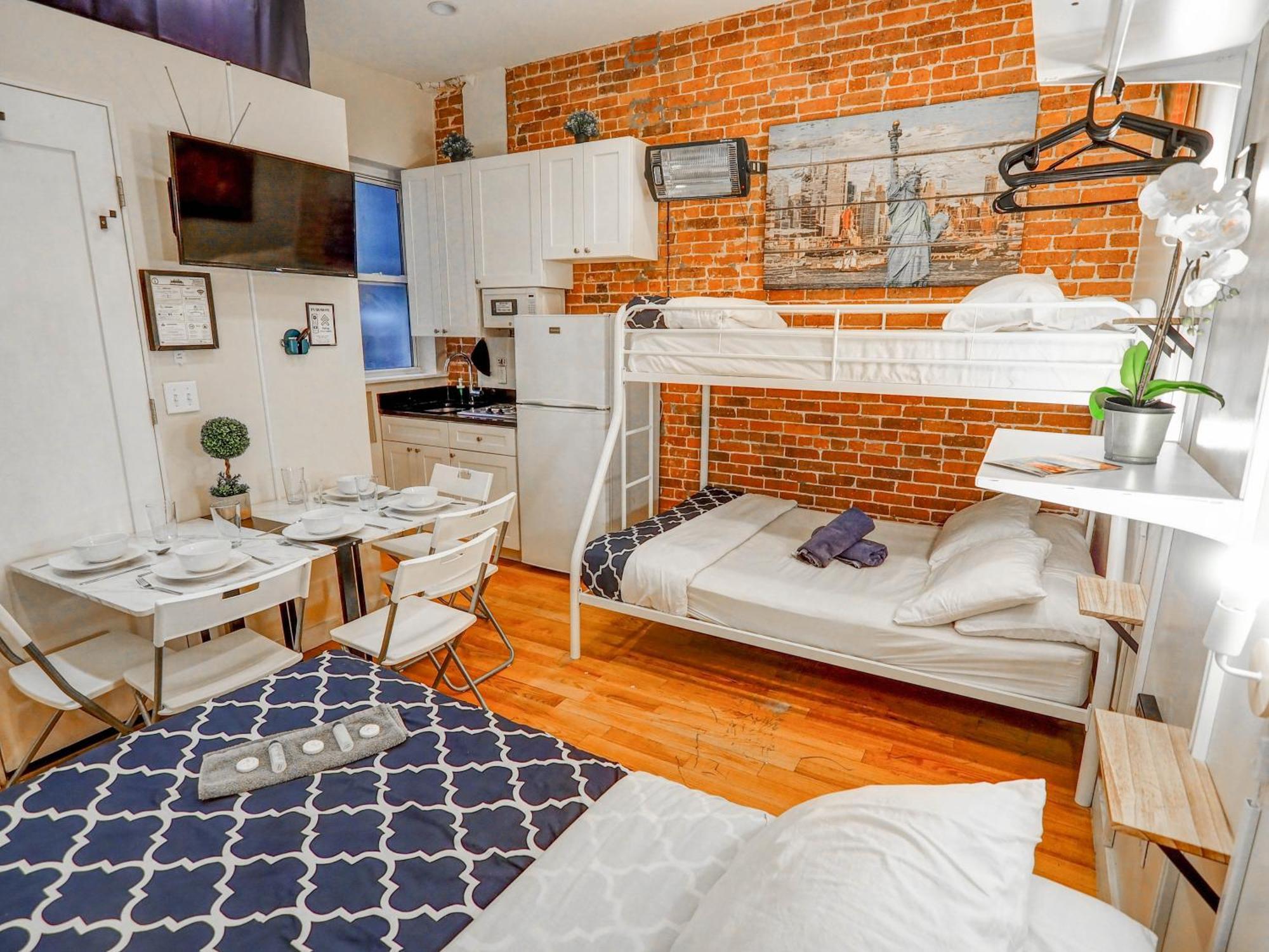 Metropolitan Manhattan * New York