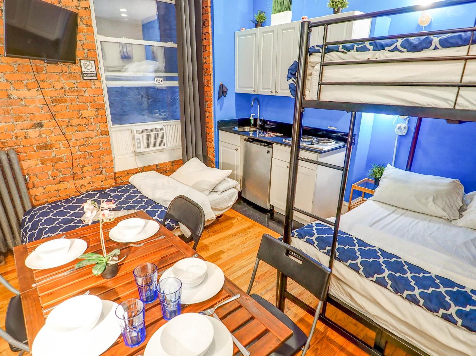 Metropolitan Manhattan *