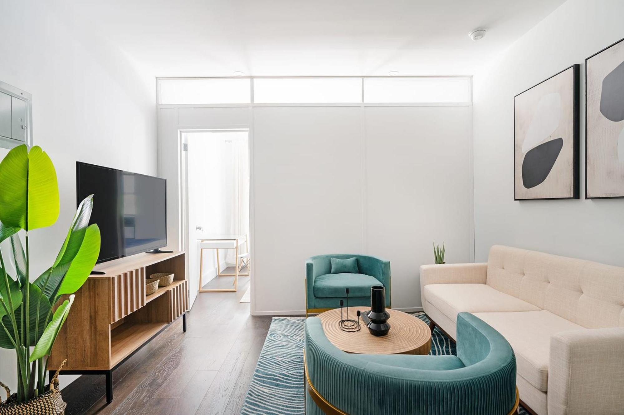 444-2c Beautiful 1br Midtown West Apartment New York