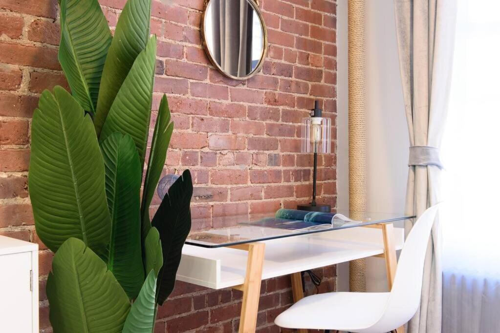 Apartment 240-5 New Prime Location W&d In Unit